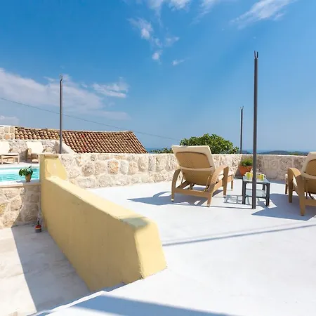 Hedera Estate, Hedera Viii