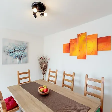 Hedera Estate, Hedera Viii