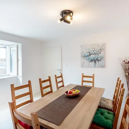 Willa Hedera Estate, Hedera Viii Orašac