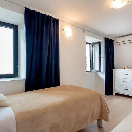 Willa Hedera Estate, Hedera Viii *