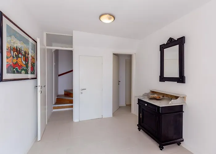 Hedera Estate, Hedera Viii *