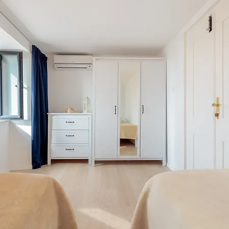 Hedera Estate, Hedera Viii