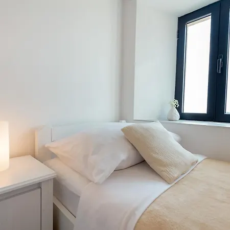 Hedera Estate, Hedera Viii * Orasac